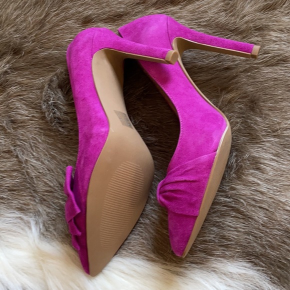 Audrey Brooke NWT heels suede - Picture 4 of 4